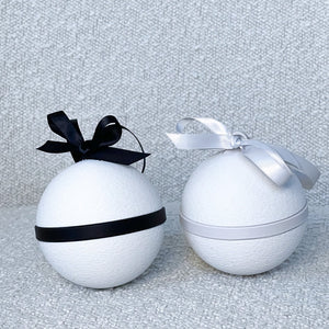 Christmas bulb - white/grey