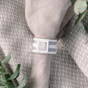 The STYLE COLLECTION HOME NAPKIN RING THE HAMPTONS WHITE AND GREY